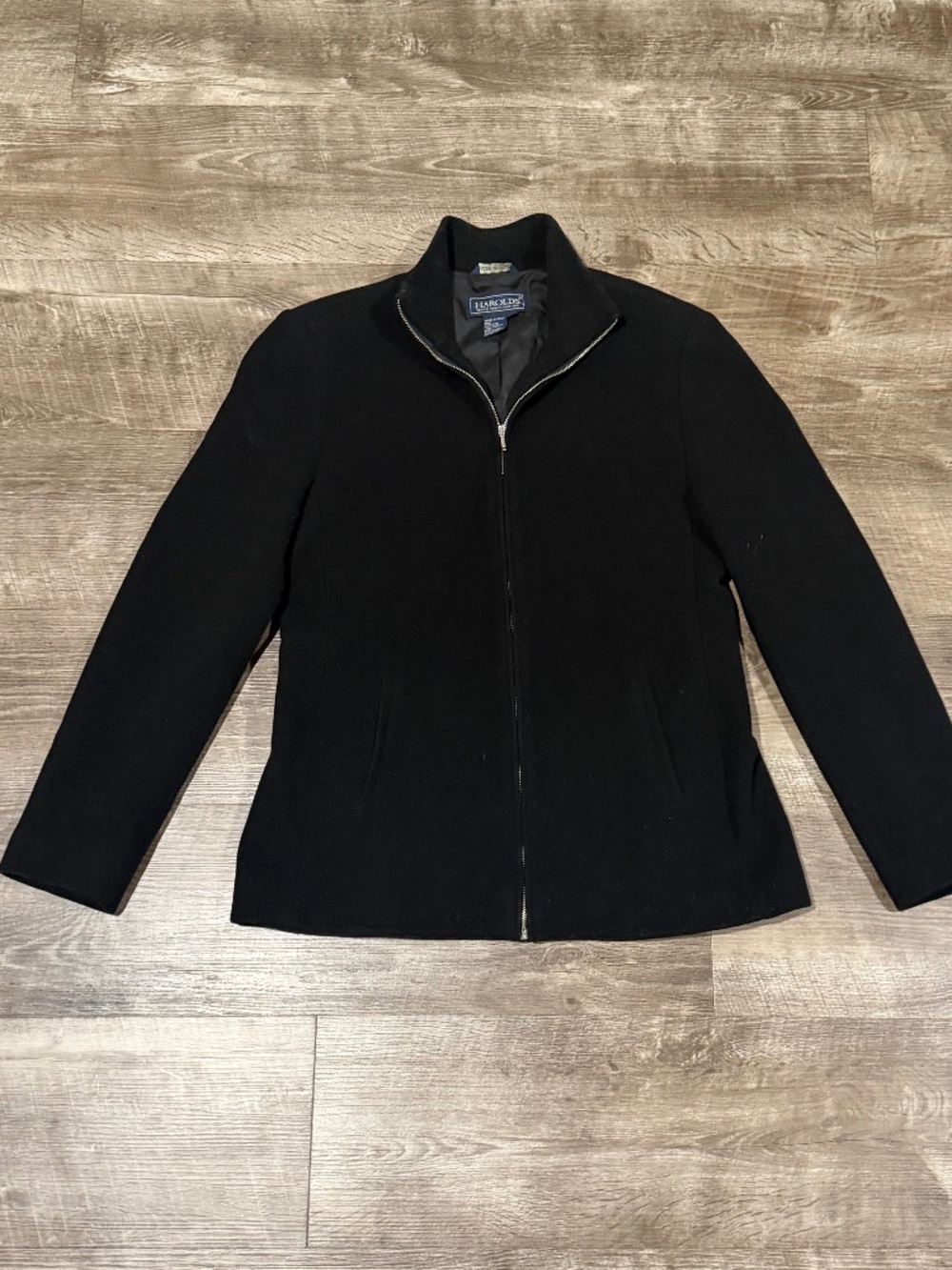 Harold’s made in Italy womens black Lined zip up coat size 6.